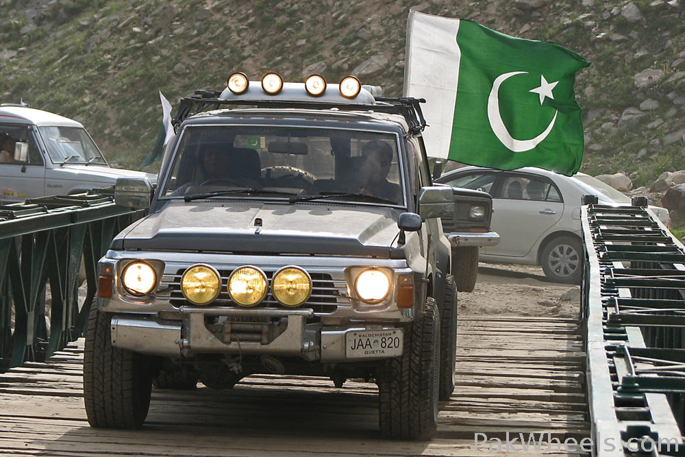 Nissan patrol 2010 pakistan #6