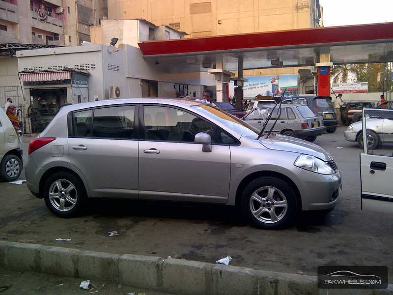 Nissan tiida for sale in karachi #3