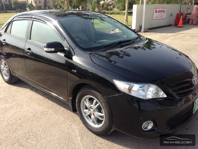 Toyota corolla gli used cars for sale in lahore