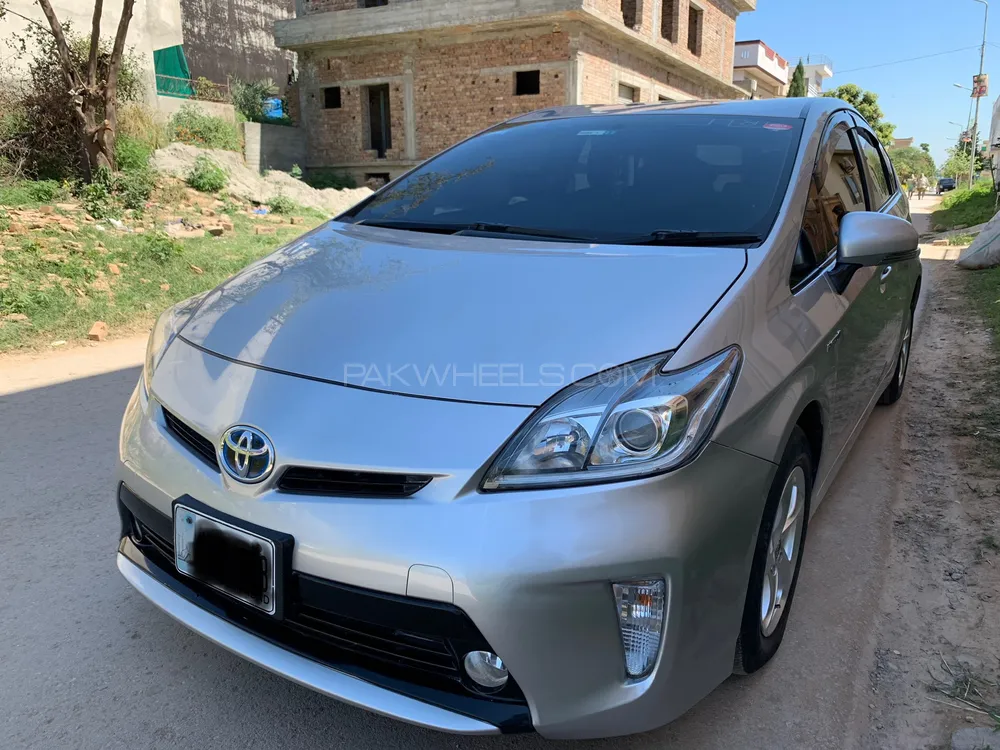 Toyota Prius S Led Edition For Sale In Islamabad Pakwheels