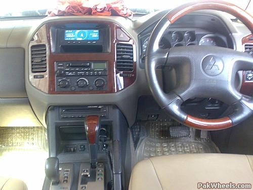 مٹسوبیشی پجیرو 2005 for Sale in لاہور مٹسوبیشی پجیرو 2005 for Sale in لاہور Image-3