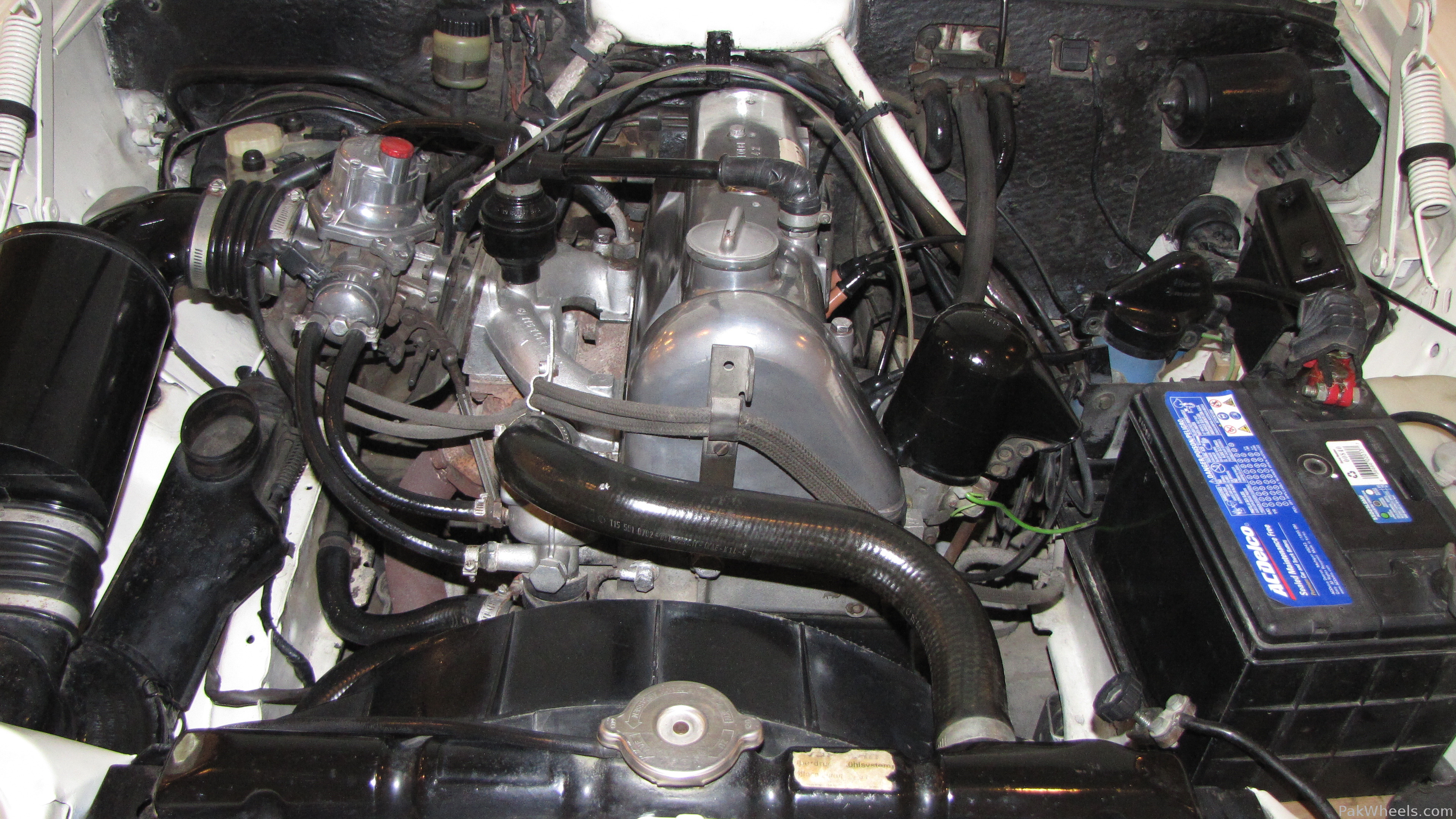 Mercedes Benz E Class - 1972 Mercedes-Benz 220 W115 (YCCC) Mercedes Benz E Class - 1972 Mercedes-Benz 220 W115 (YCCC) Image-17