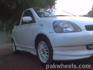 Toyota Vitz - 2003