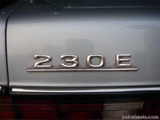 Mercedes Benz E Class - 1982 Emran Xahyd Image-1