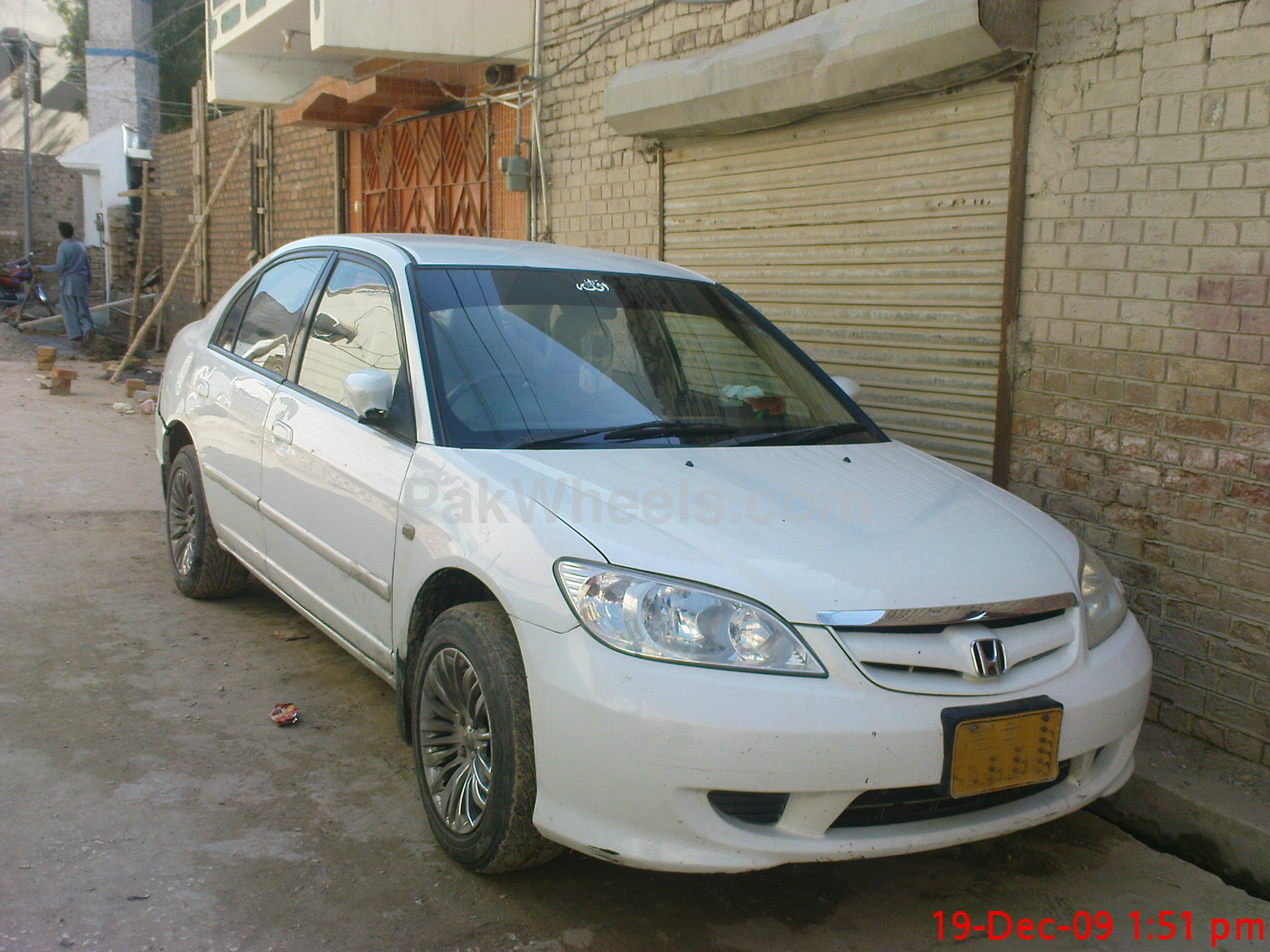Honda Civic - 2004 CIVIC-04 Image-1