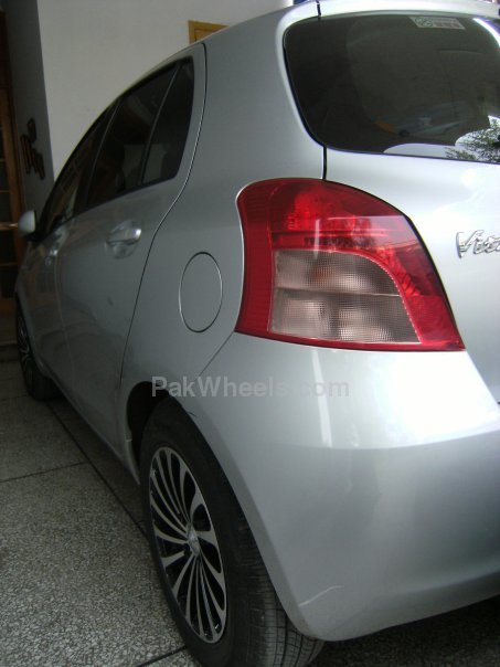 Toyota Vitz - 2005 YARIS Toyota Vitz - 2005 YARIS Image-6