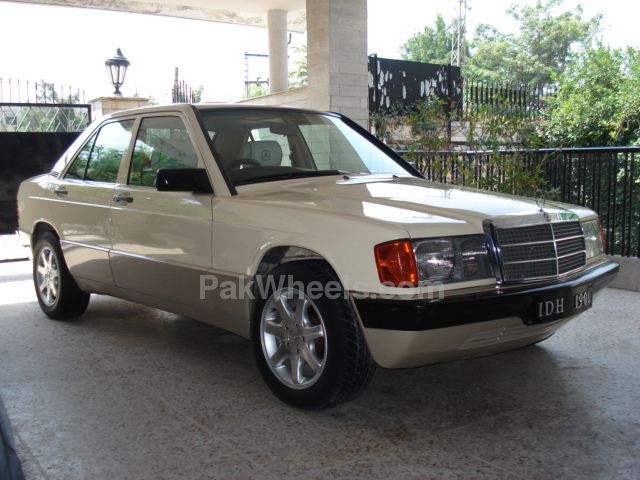 Mercedes Benz E Class - 1988 MB Image-1