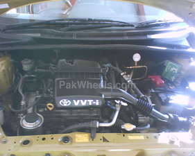 Toyota Vitz - 2001