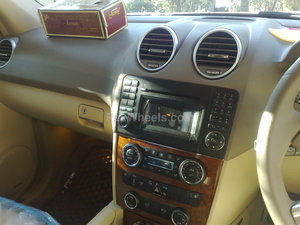 Mercedes Benz M Class - 2009