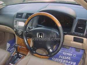 Honda Accord - 2005