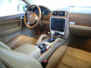 Porsche Cayenne - 2005