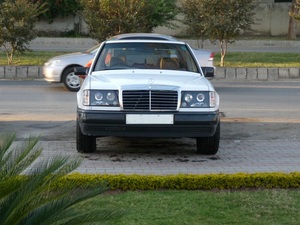 Mercedes Benz E Class - 1987