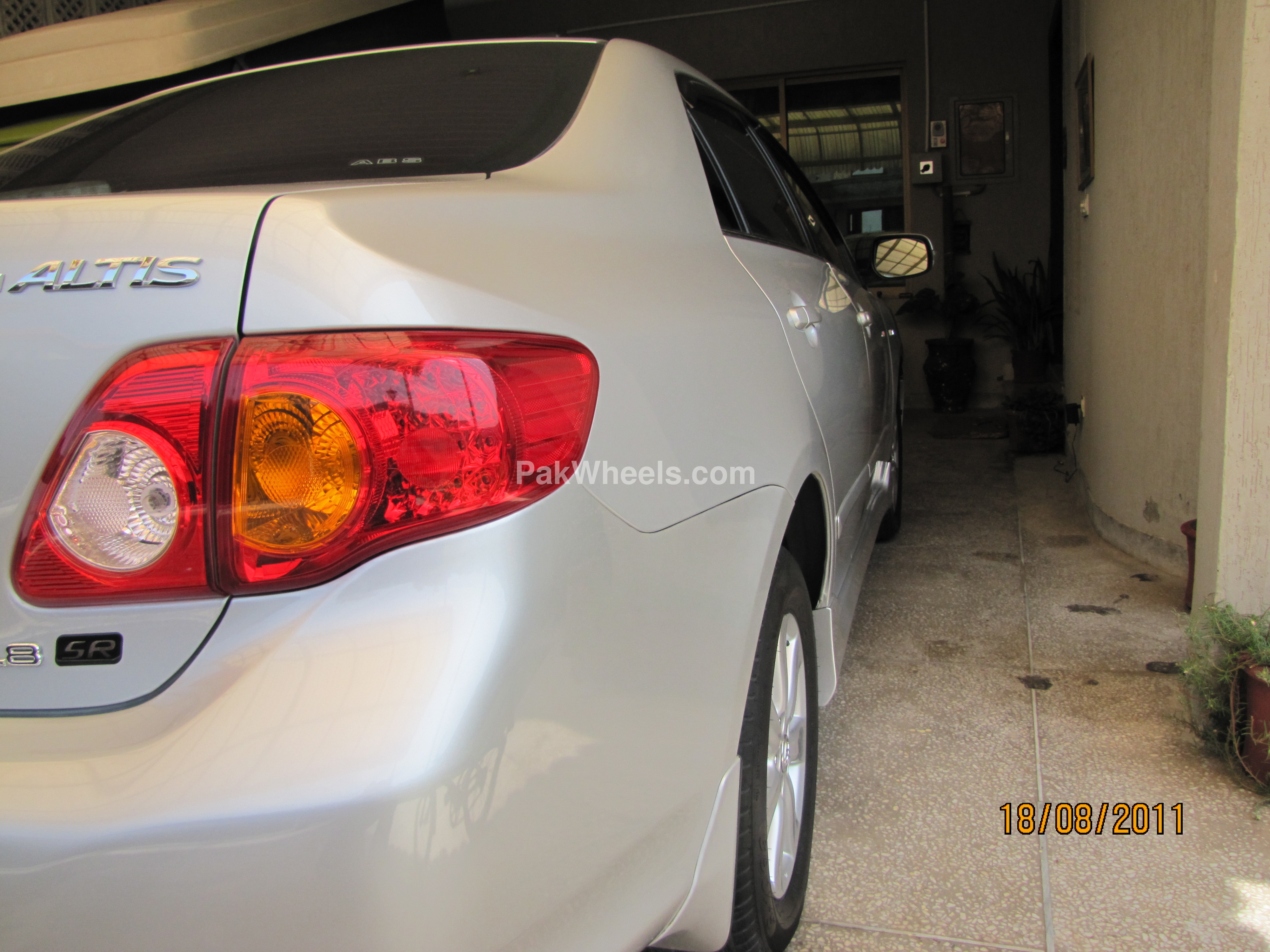 Toyota Corolla 2010 for Sale in Peshawar Image-1