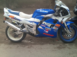 Suzuki GSX-R1000 - 1995