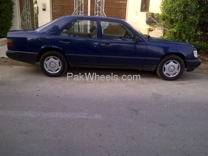 Mercedes Benz E Class - 1987