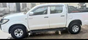 Toyota Hilux 4x4 Double Cab Standard 2009 for Sale
