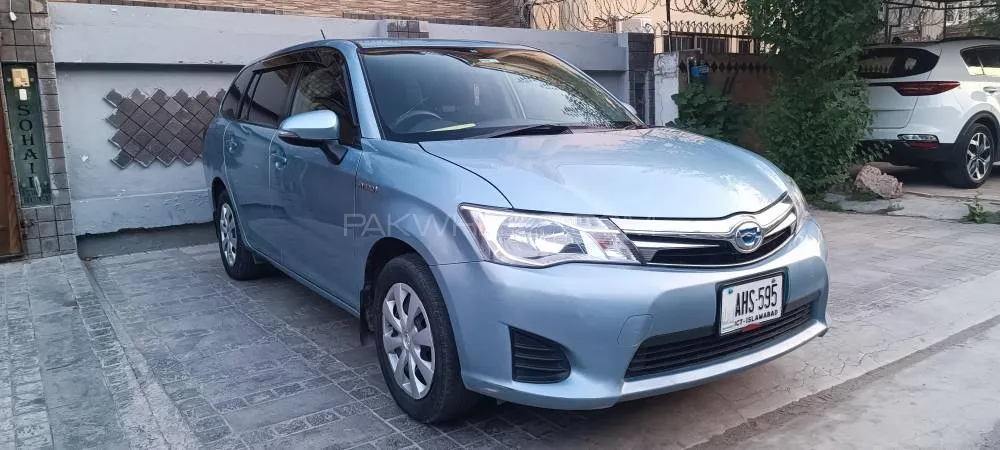 Toyota Corolla Fielder 2015 for Sale in Lahore Image-1