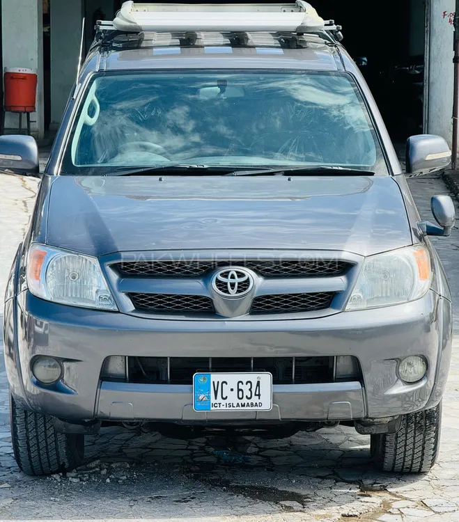 Toyota Hilux 2011 for Sale in Peshawar Image-1