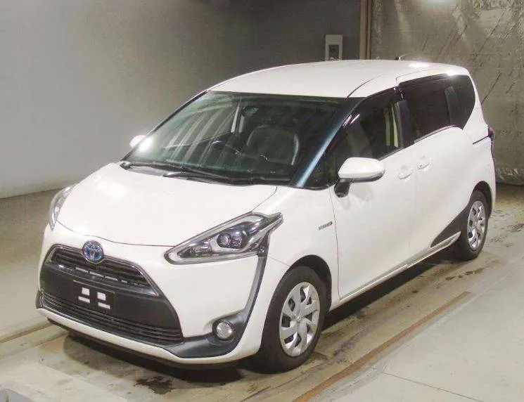 Toyota Sienta 2018 for Sale in Karachi Image-1