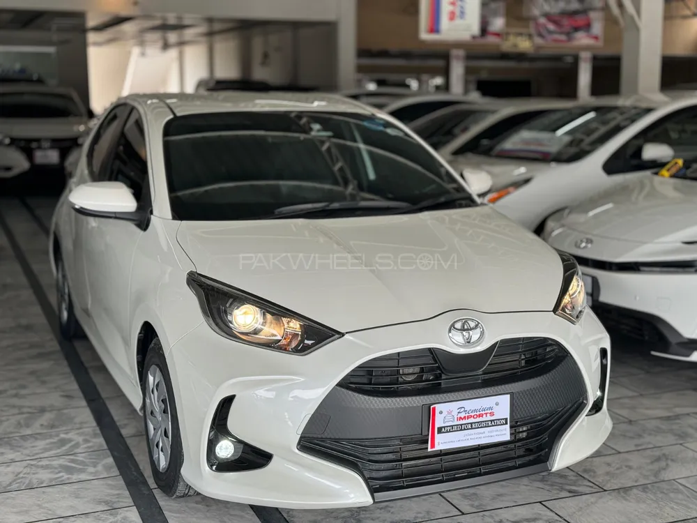 Toyota Yaris Hatchback 2020 for Sale in Peshawar Image-1