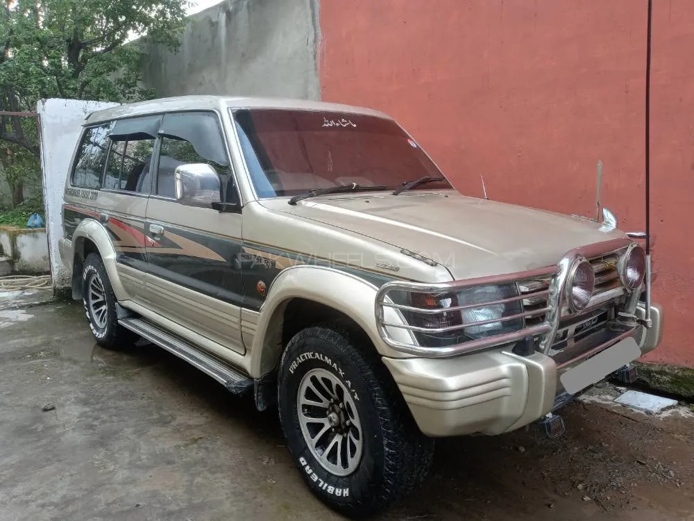 Mitsubishi Pajero 1993 for Sale in Abbottabad Image-1