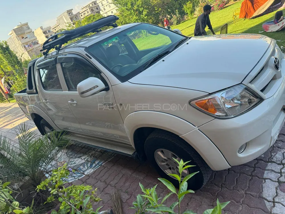 Toyota Hilux 2011 for sale in Islamabad
