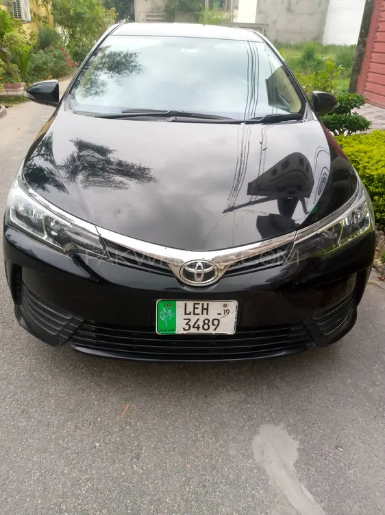 Toyota Corolla 2019 for Sale in Sambrial Image-1