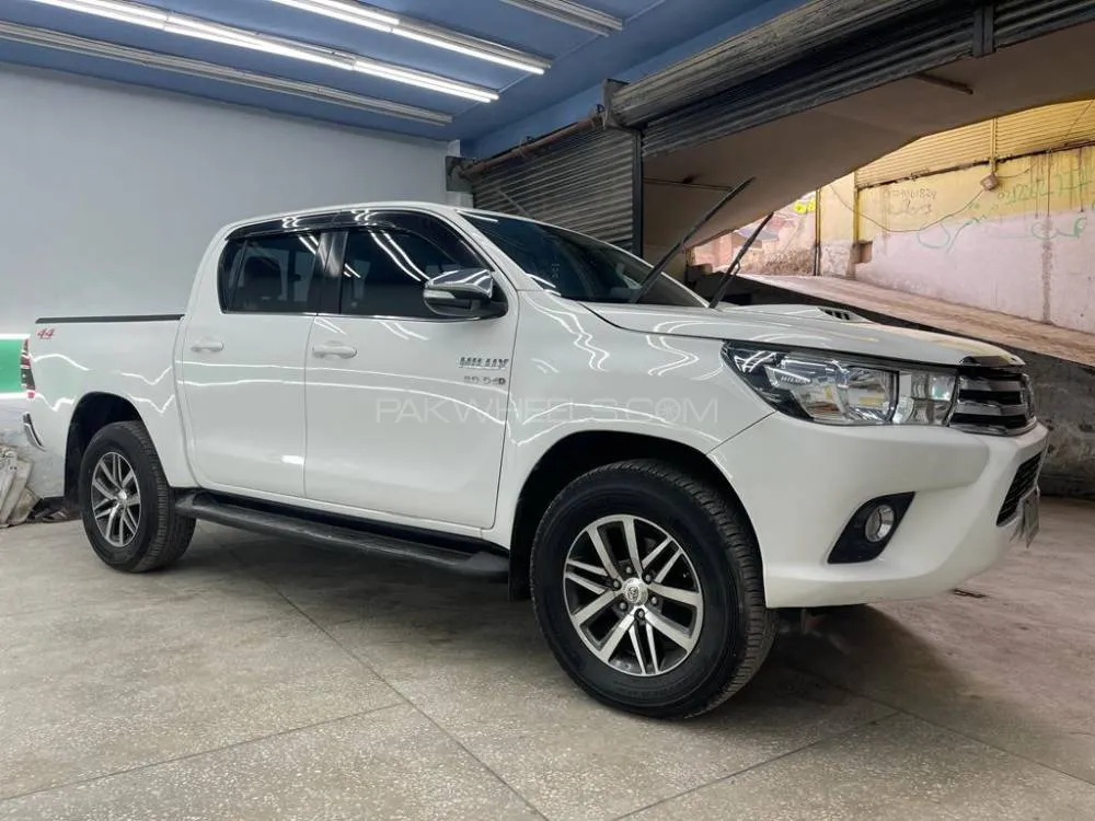 Toyota Hilux 2016 for Sale in Peshawar Image-1