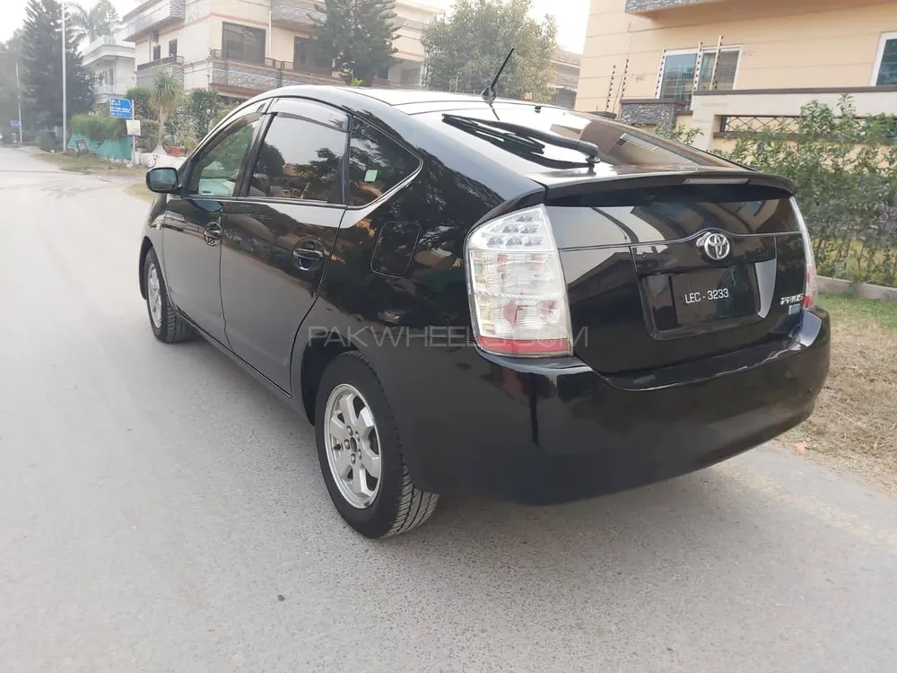 Toyota Prius 2009 for Sale in Lahore Image-1