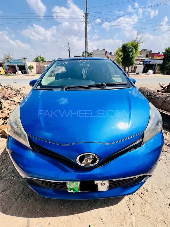 Toyota Vitz 2014 for Sale in Mian Channu Image-1