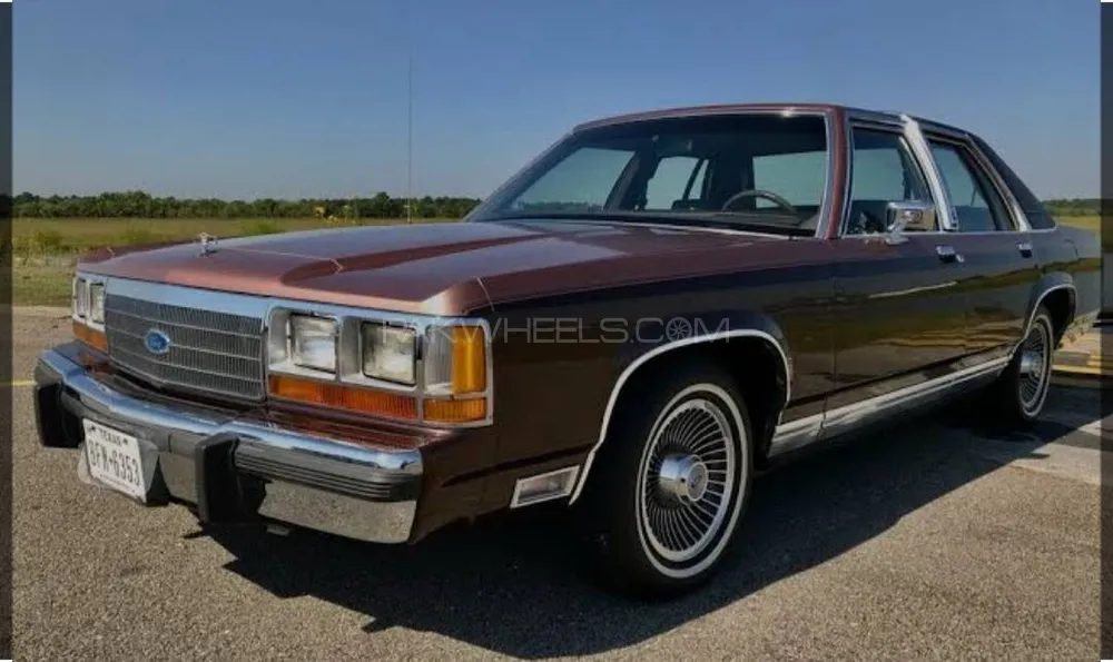 Ford Crown Victoria 1988 for Sale in Karachi Image-1