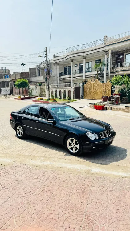 Mercedes Benz C Class 2005 for Sale in Sargodha Image-1