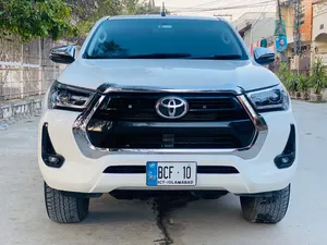 Toyota Hilux Revo V Automatic 2.8 2023 for Sale