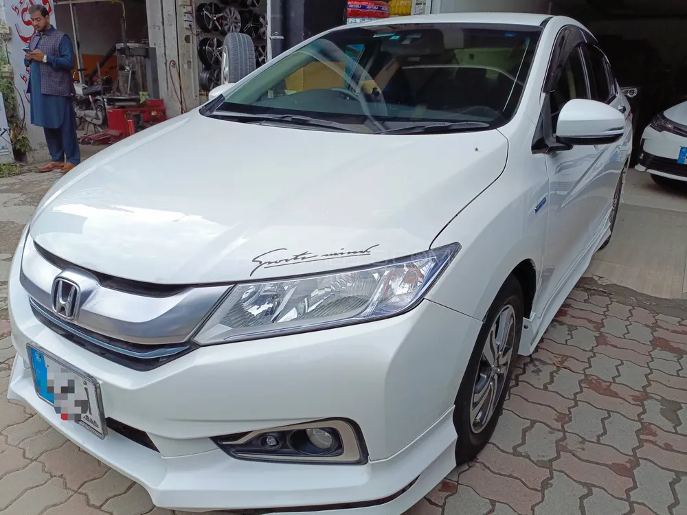 Honda Grace Hybrid 2015 for sale in Islamabad