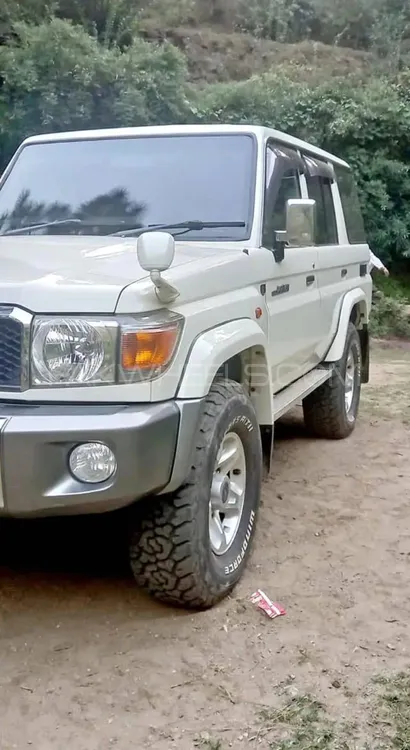 Toyota Land Cruiser 2015 for Sale in Swat Image-1