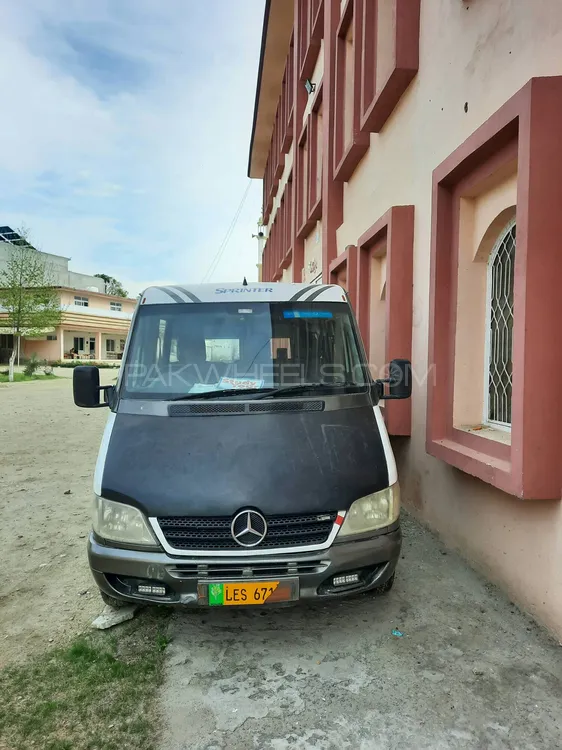 Mercedes Benz Sprinter 2005 for Sale in Malakand Agency Image-1