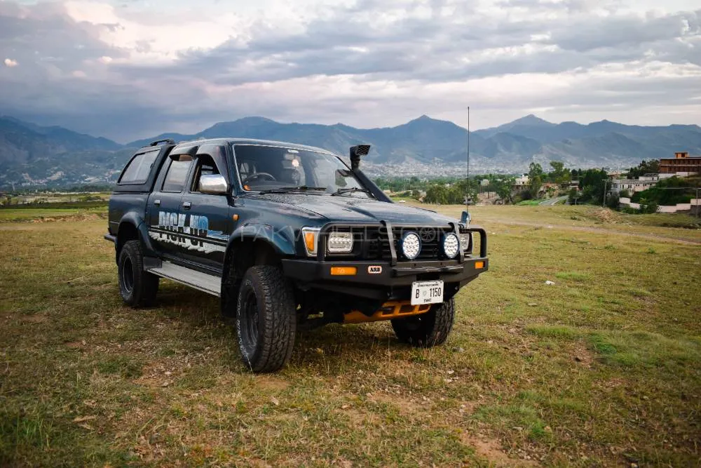 Toyota Hilux 1995 for Sale in Swat Image-1