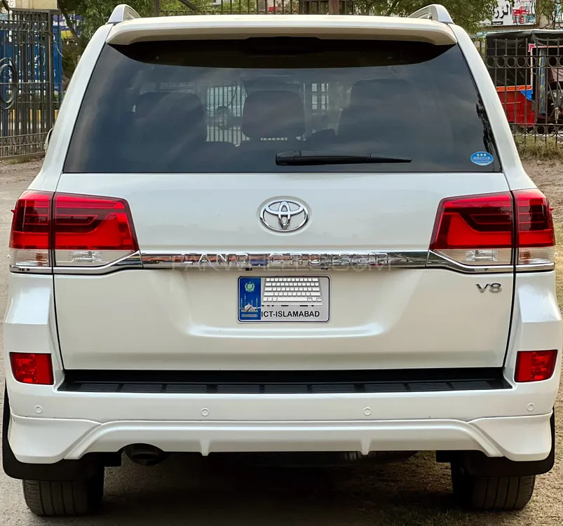 Toyota Land Cruiser 2017 for sale in Faisalabad