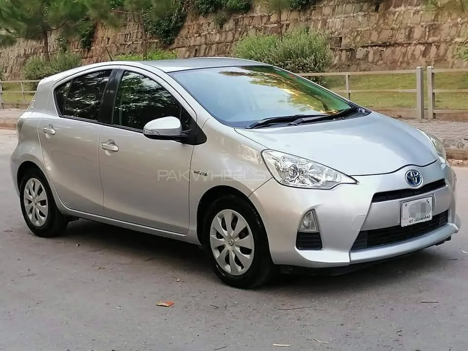 Toyota Aqua 2014 for Sale in Kharian Image-1