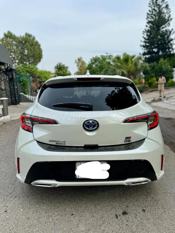 Toyota Corolla Hybrid 2018 for Sale in Islamabad Image-1