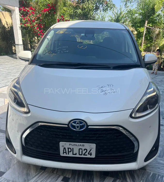 Toyota Sienta 2020 for Sale in Lahore Image-1