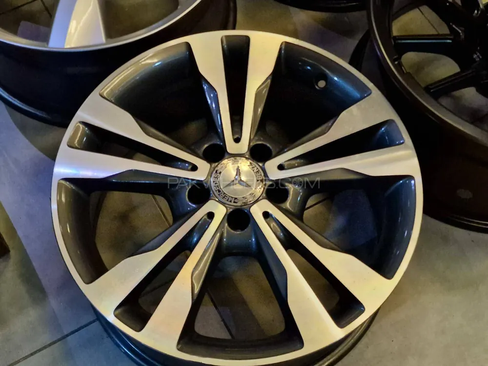 Mercedes w212 OEM wheels Image-1