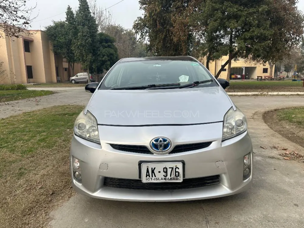 Toyota Prius 2010 for Sale in Nowshera cantt Image-1