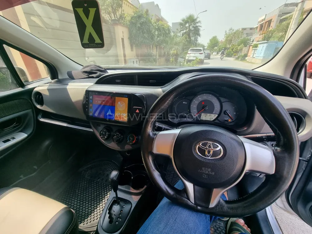 Toyota Vitz 2015 for Sale in Jhelum Image-1