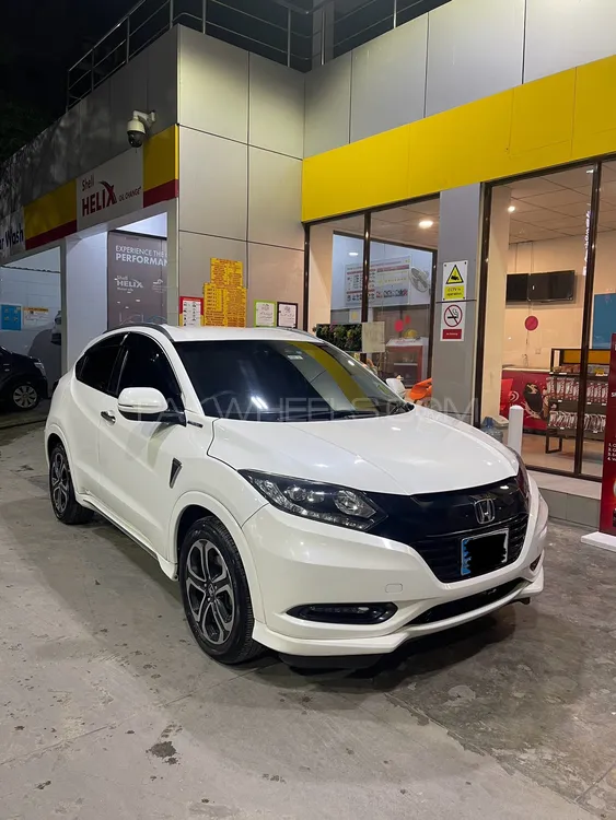 Honda Vezel 2016 for Sale in Islamabad Image-1