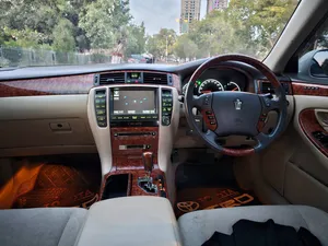 Toyota Crown Royal Saloon G 2004 for Sale