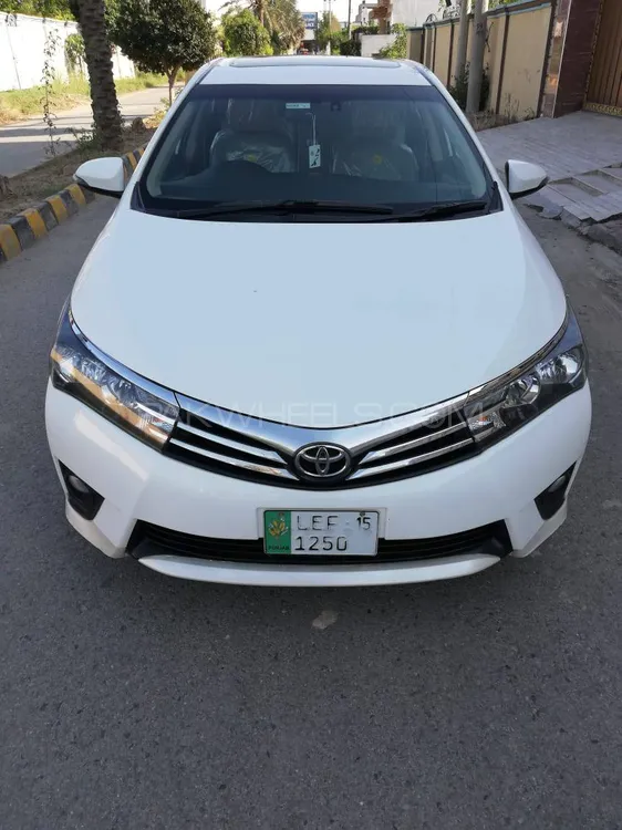 Toyota Corolla 2015 for Sale in Sambrial Image-1