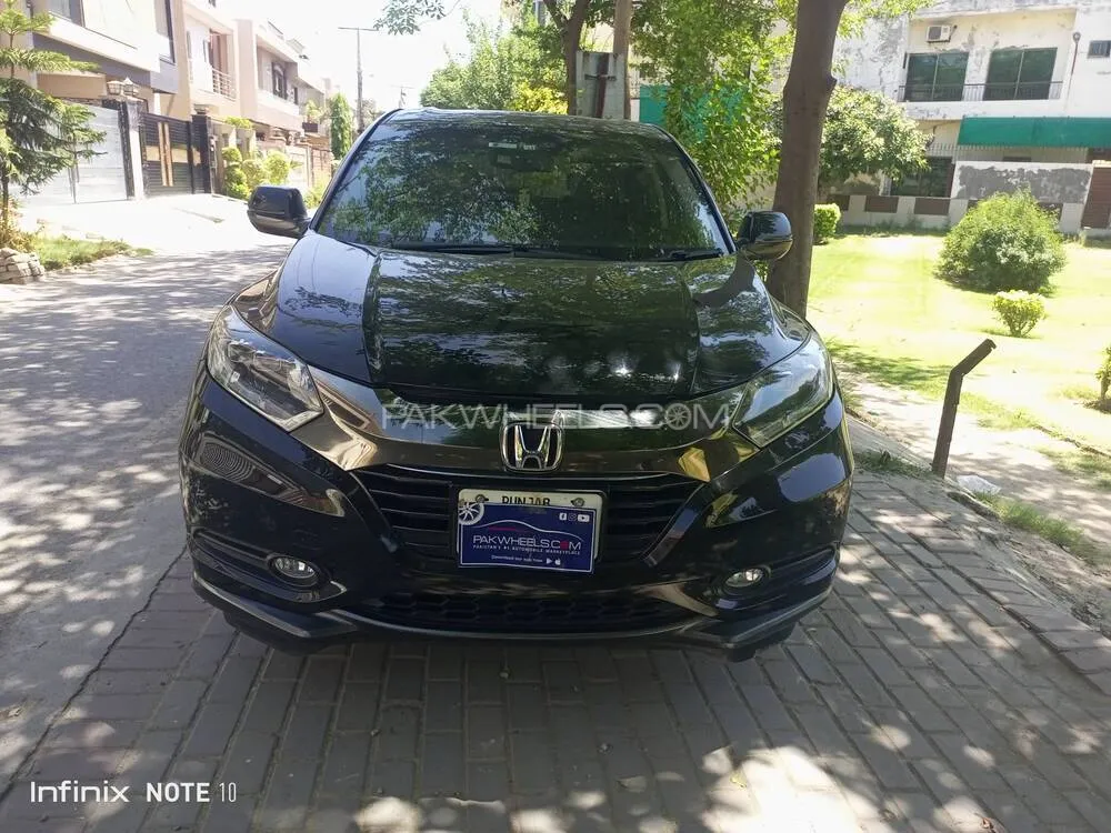 Honda Vezel 2016 for Sale in Lahore Image-1