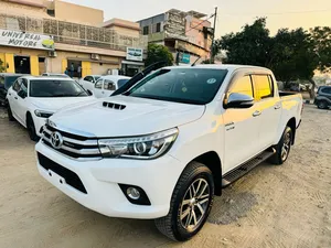 Toyota Hilux Revo V Automatic 3.0  2017 for Sale