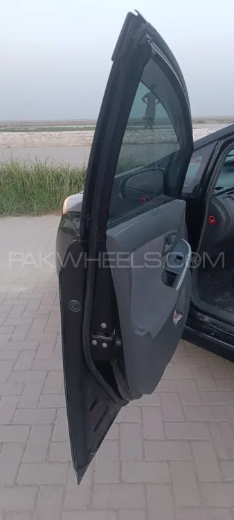 Toyota Prius 2011 for sale in Dera ismail khan